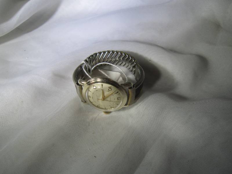 lot 952 image: Timex Mens Watch