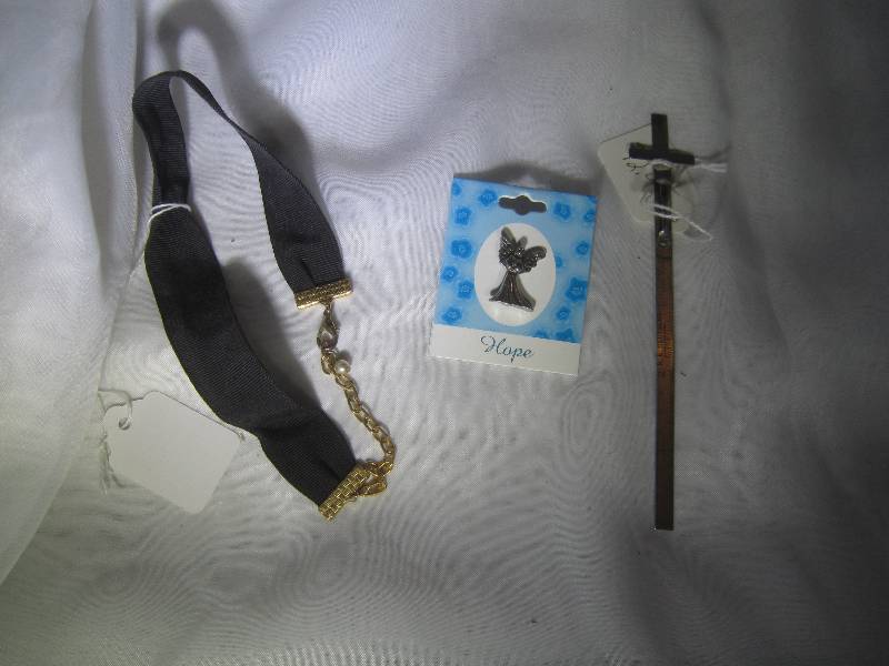 lot 954 image: LOT - Angel, Cross Ruler, Choker, ETC