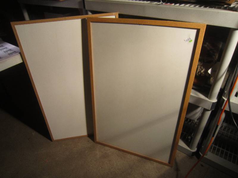 lot 885 image: 2 White Boards 23 x 35