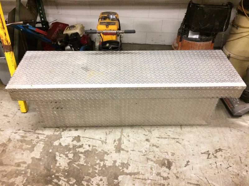 lot 39 image: Truck Tool Box