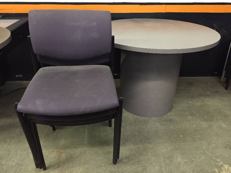 lot 29 image: BREAK ROOM TABLE AND 4 CHAIRS