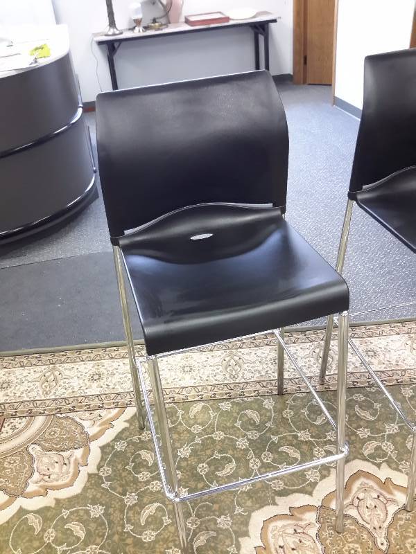 lot 7 image: 3, OLM high bar chairs.   Tubular Chrome with Black Vinyl Seats