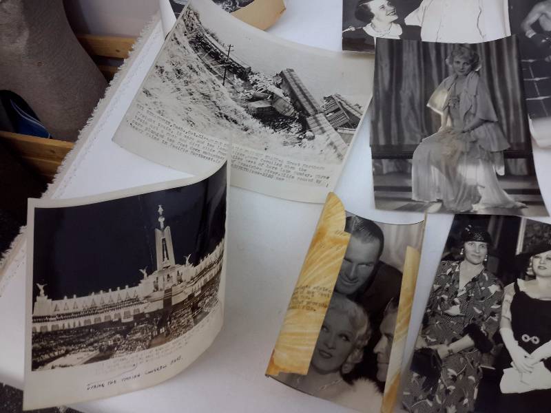 lot 24 image: Associated Press Historical Pictures as shown