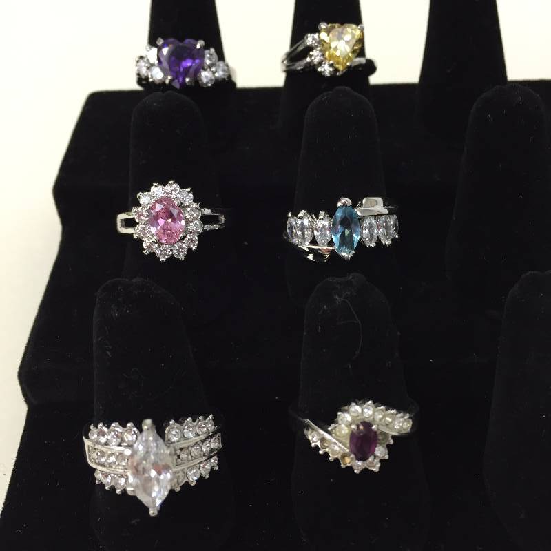 lot 95 image: 6 Costume Jewelry Rings