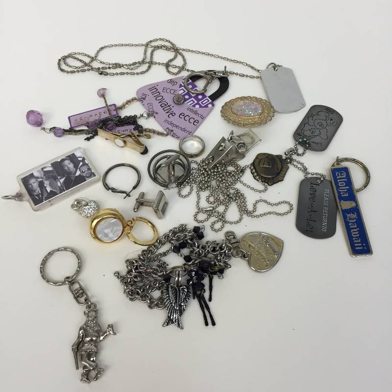 lot 99 image: Misc. Pendants, Chains, Key Rings