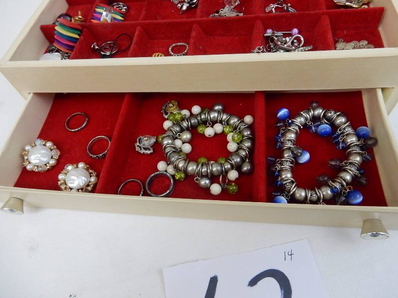 lot 62 image: Vintage Jewelry Box. Filled