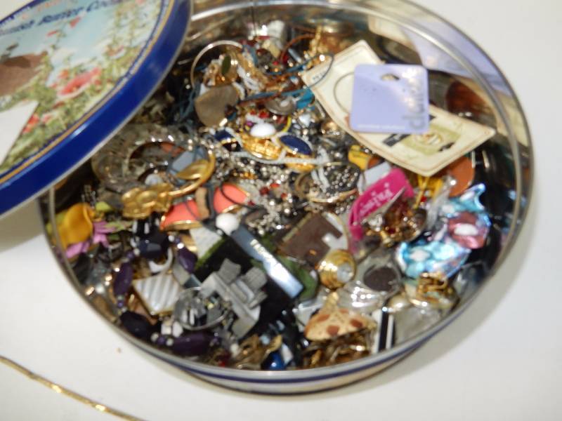 lot 64 image: Container of Misc. Jewelry