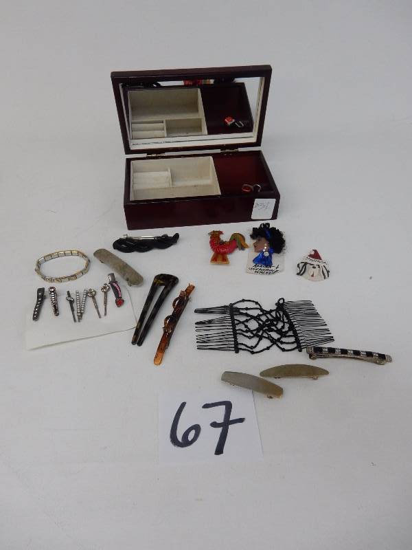 lot 67 image: Siver Metal Necklaces - Unmarked - Untested.