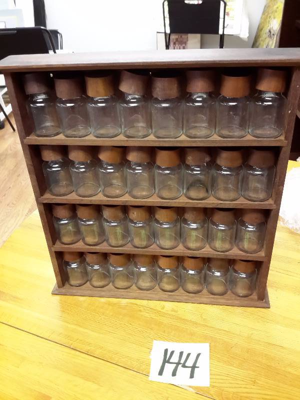 lot 144 image: Teak Spice Rack.. Approx 24in x 18 in x 4in