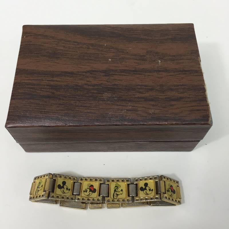 lot 86 image: Vintage Disney Character Bracelet.
