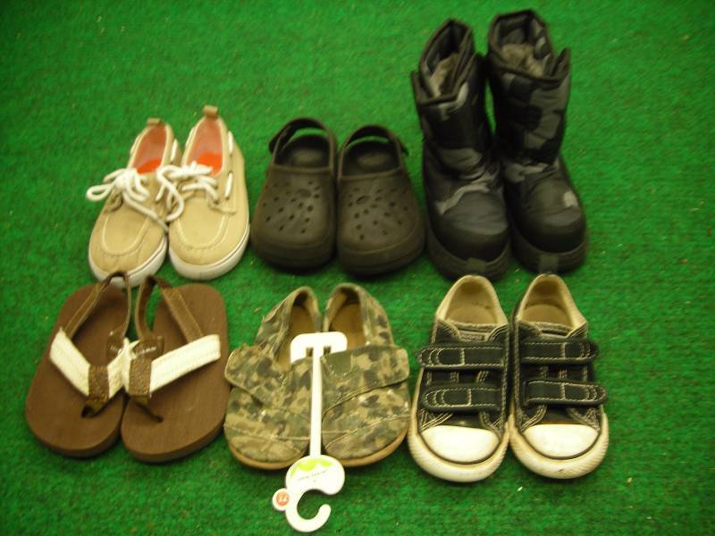 lot 8 image: 6-Pair Shoes, Sandals, Crocs, Boots (size 7)