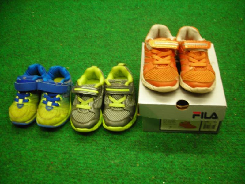 lot 10 image: 3-Pair FILA Sneakers (size 7)