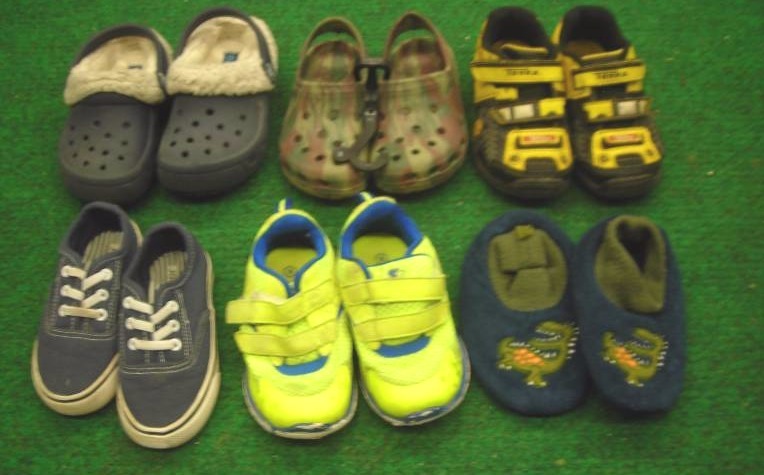 lot 12 image: 6-Pair Shoes, Crocs, Slippers (size 78)