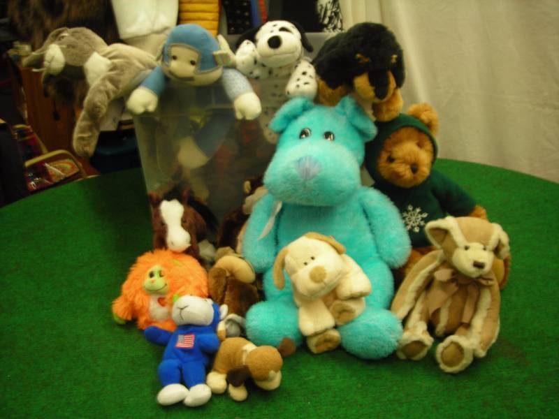lot 64 image: Large Tote Full Of Clean Stuffed Animals