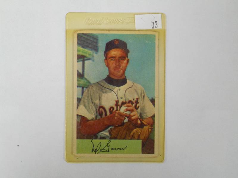 lot 3 image: 1954 Bowman Vintage Baseball Card -...