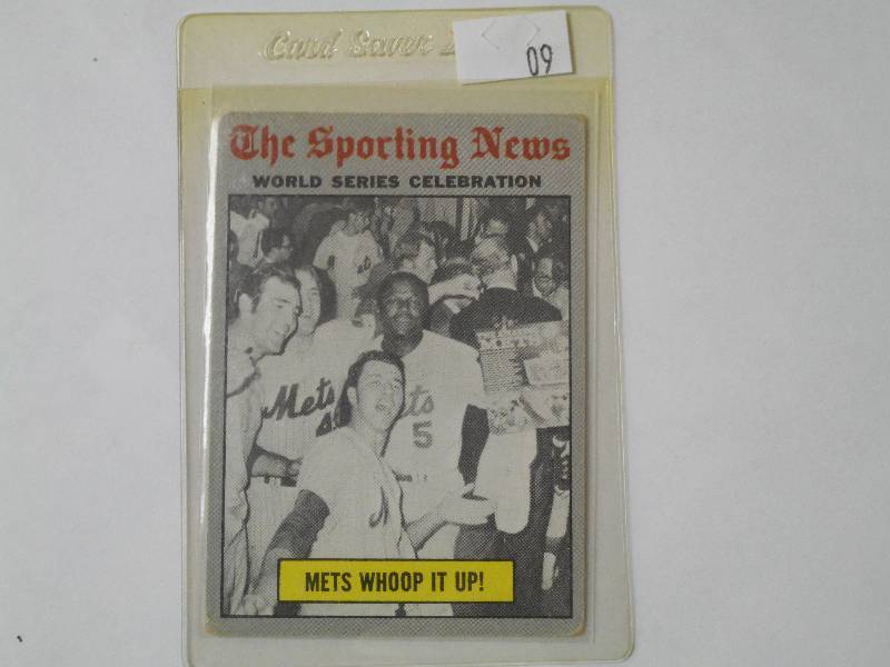 lot 9 image: 1970 Topps Sporting News Baseball C...