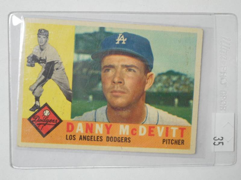 lot 35 image: 1960 Topps Vintage Baseball Card, D...