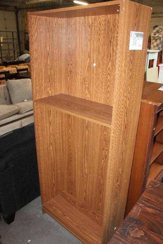 lot 31 image: 5-Shelf Wood Display Case
