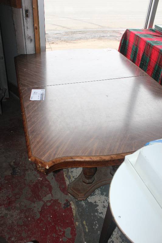 lot 41 image: Dining Table
