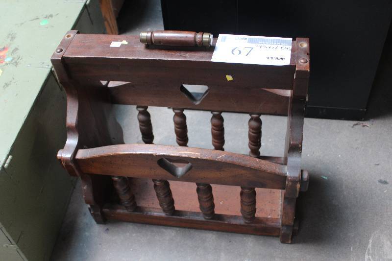 lot 67 image: Magazine Rack
