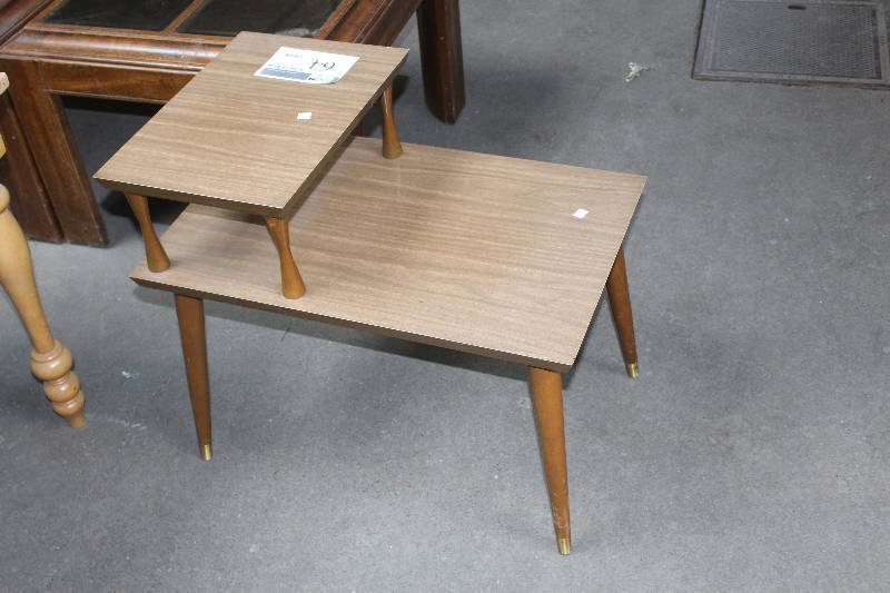 lot 64 image: Lamp Table