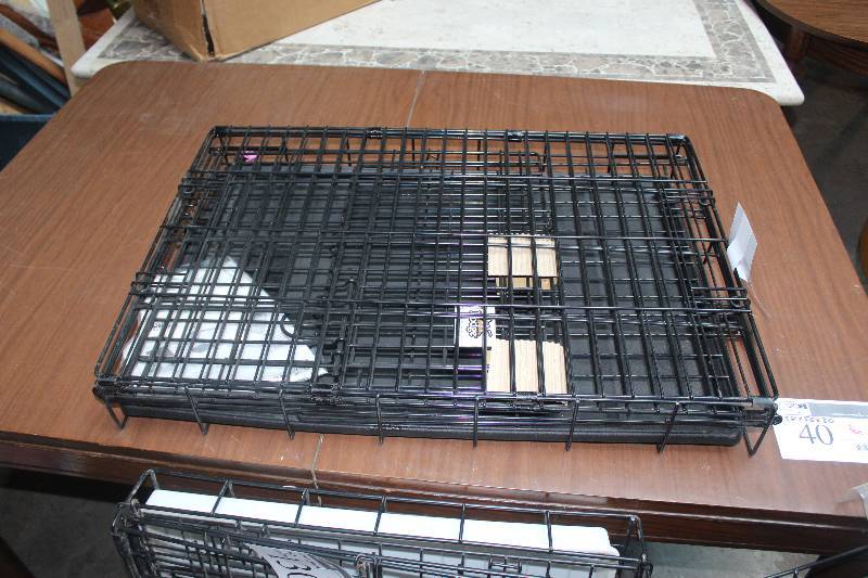 lot 129 image: SmallMedium Dog Crate