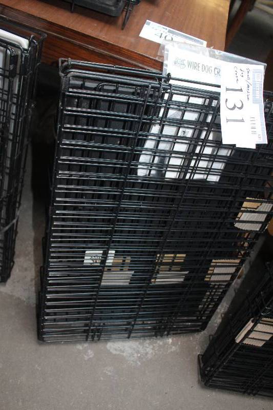 lot 131 image: SmallMedium Dog Crate