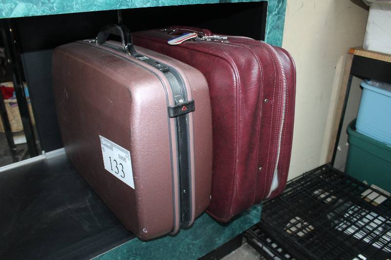lot 133 image: Lot of (2) Luggage