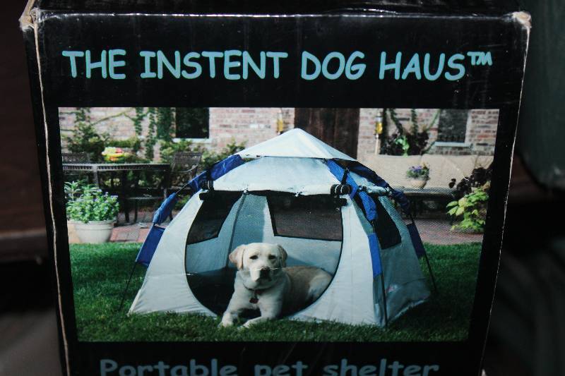lot 141 image: Portable Pet Shelter