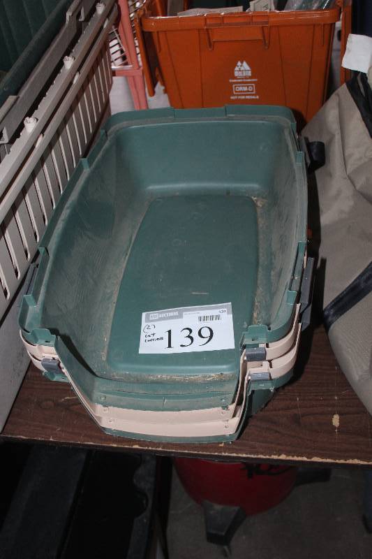 lot 139 image: Lot of (2) Cat Carriers
