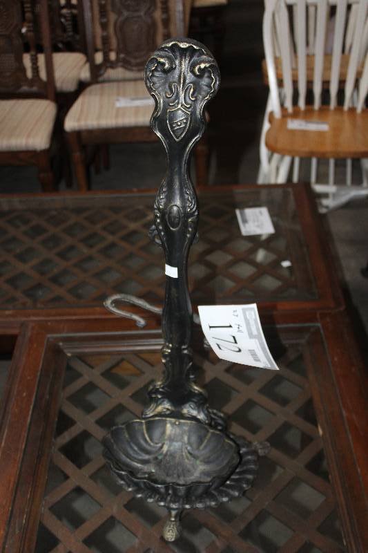 lot 172 image: Poker Stand