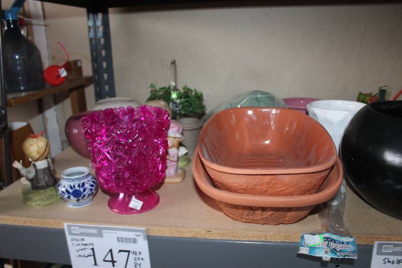 lot 144 image: Shelf Lot of Decorations