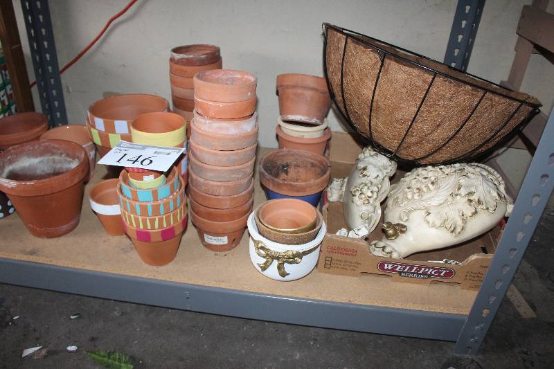 lot 146 image: Shelf Lot of Decorations
