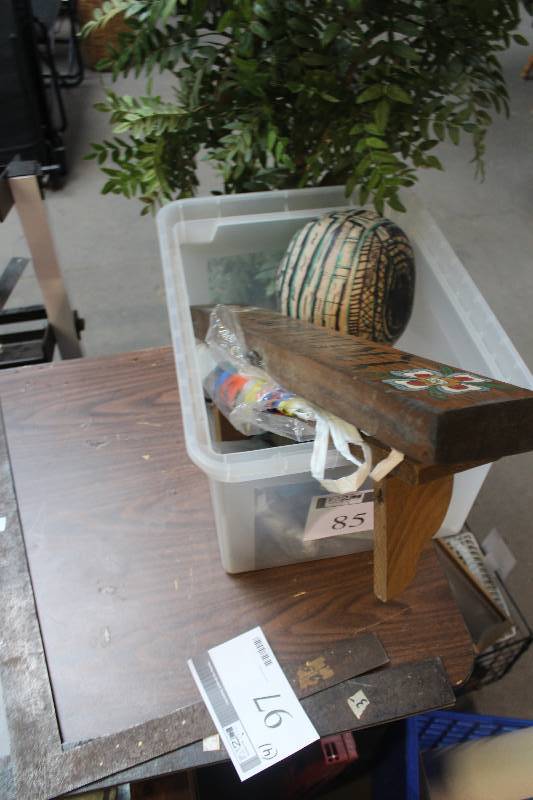 lot 85 image: Box Lot of Decorations