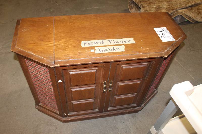 lot 156 image: Wards Airline Stereo Turntable Cabinet