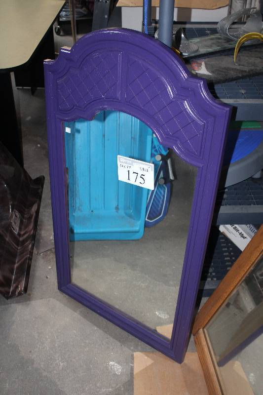 lot 175 image: Mirror