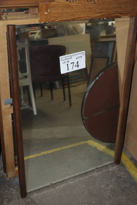 lot 174 image: Mirror