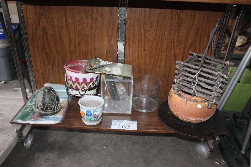 lot 165 image: Shelf Lot of Decorations