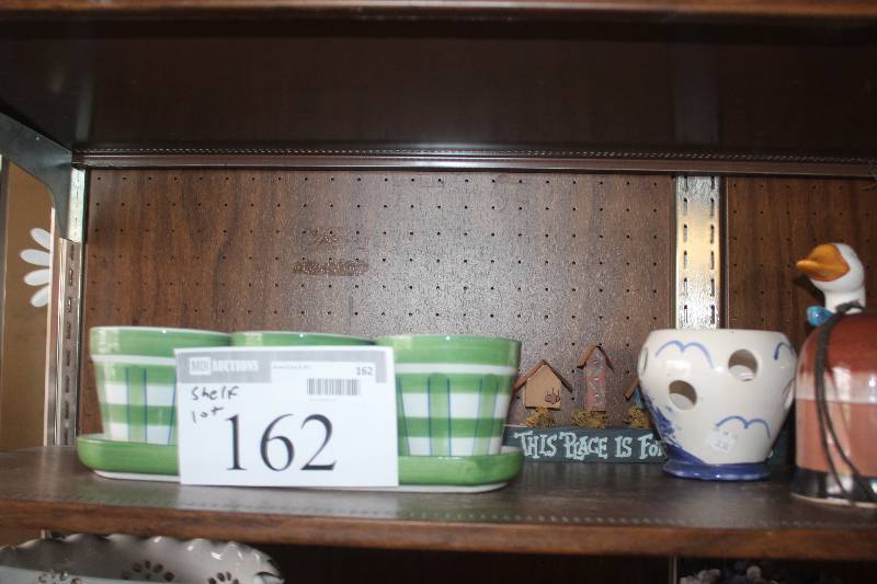 lot 162 image: Shelf Lot of Decorations