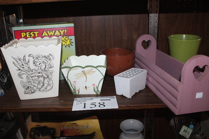 lot 158 image: Shelf Lot of Decorations