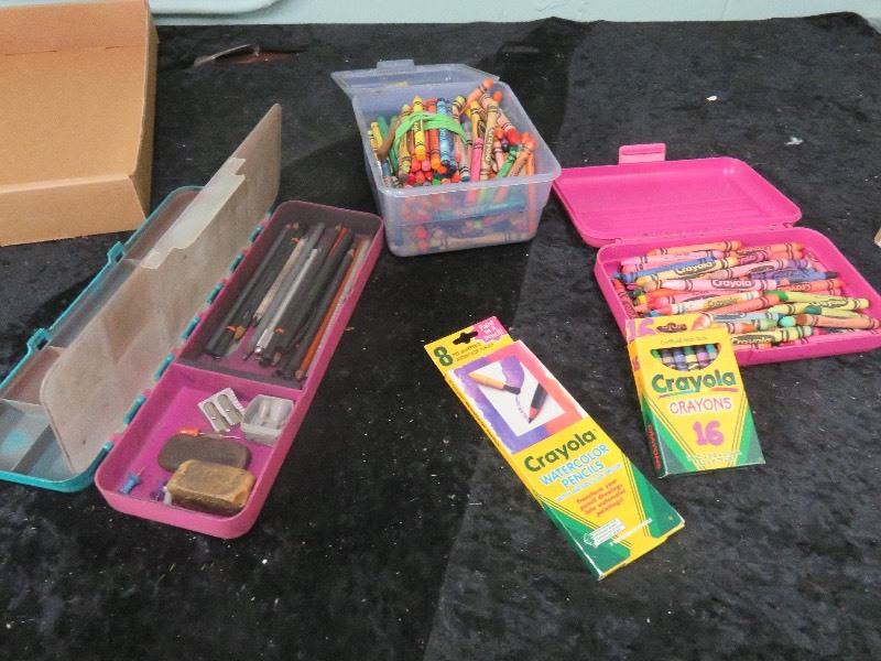 Crayon lot