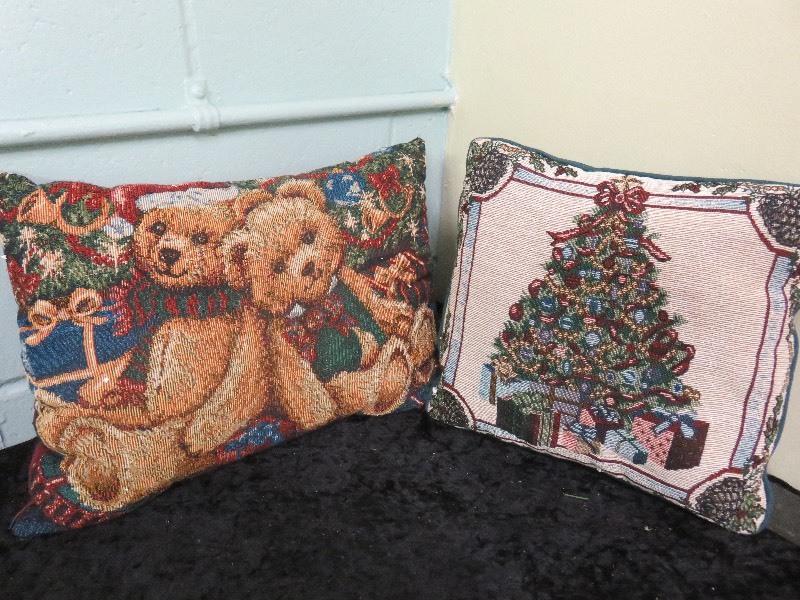 decorative pillows