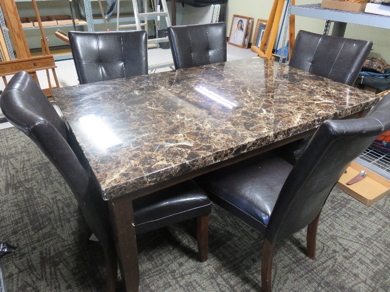 Kitchen Table and 6 chairs
