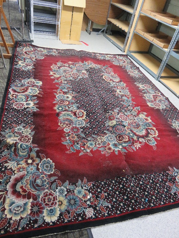 Super Almas Area Rug