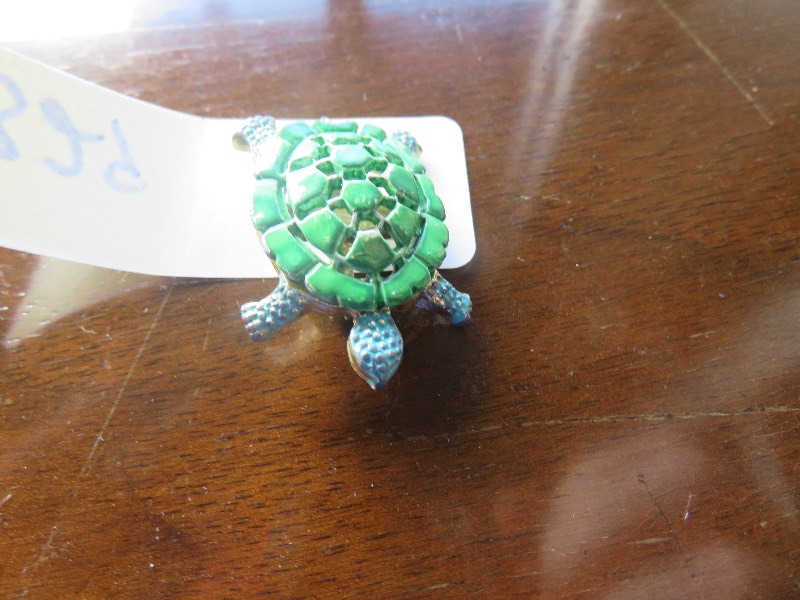 Turtle broach