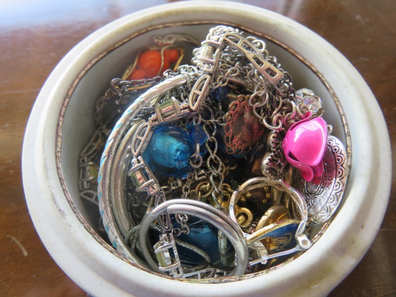 jewelry box with jewelry