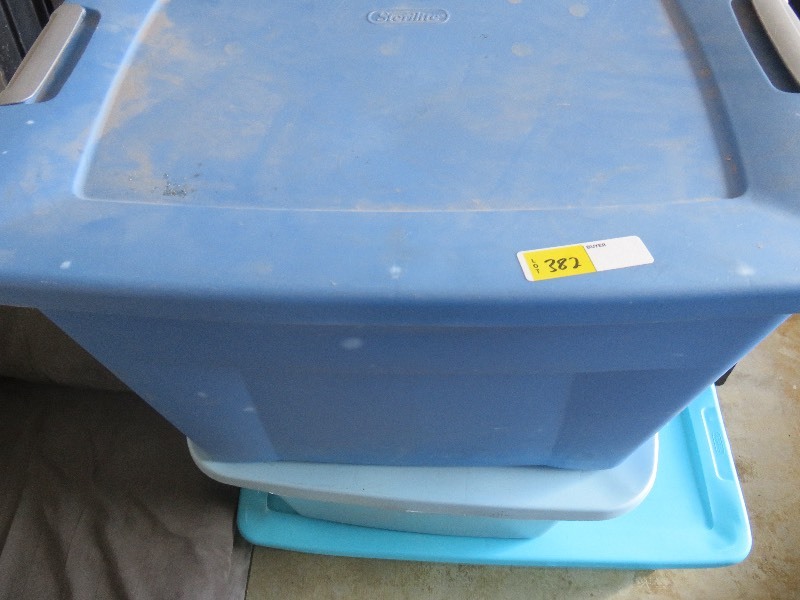 3 storage bins with lids