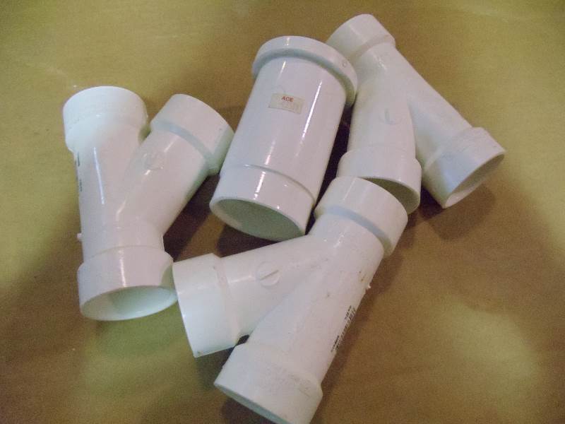 lot 9 image: NEW Qty 4 PVC Pipe Fittings 1.24 in 3 x Y Connector