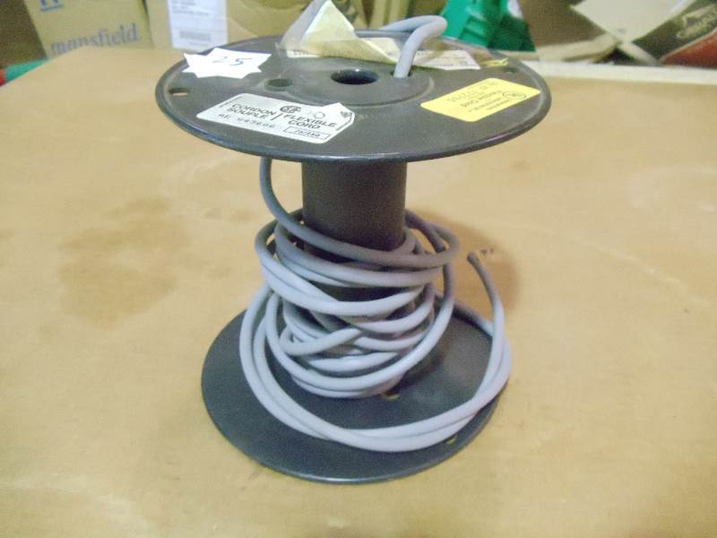 lot 25 image: NEW Spool approx 25 ft 182 SVT Cable