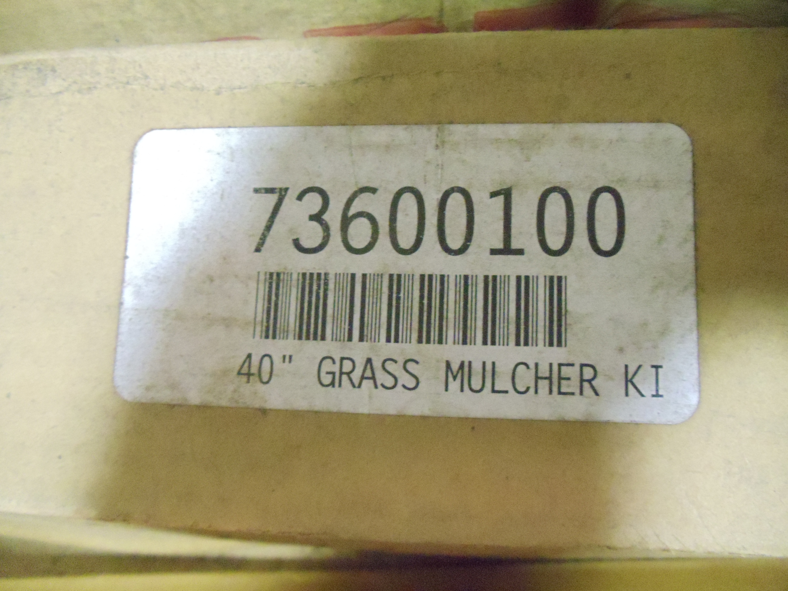 lot 39 image: NEW Ariens 40 in Mulching Kit 73600100